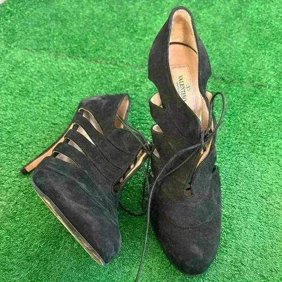 Valentino Garavani - Picture 1 of 6